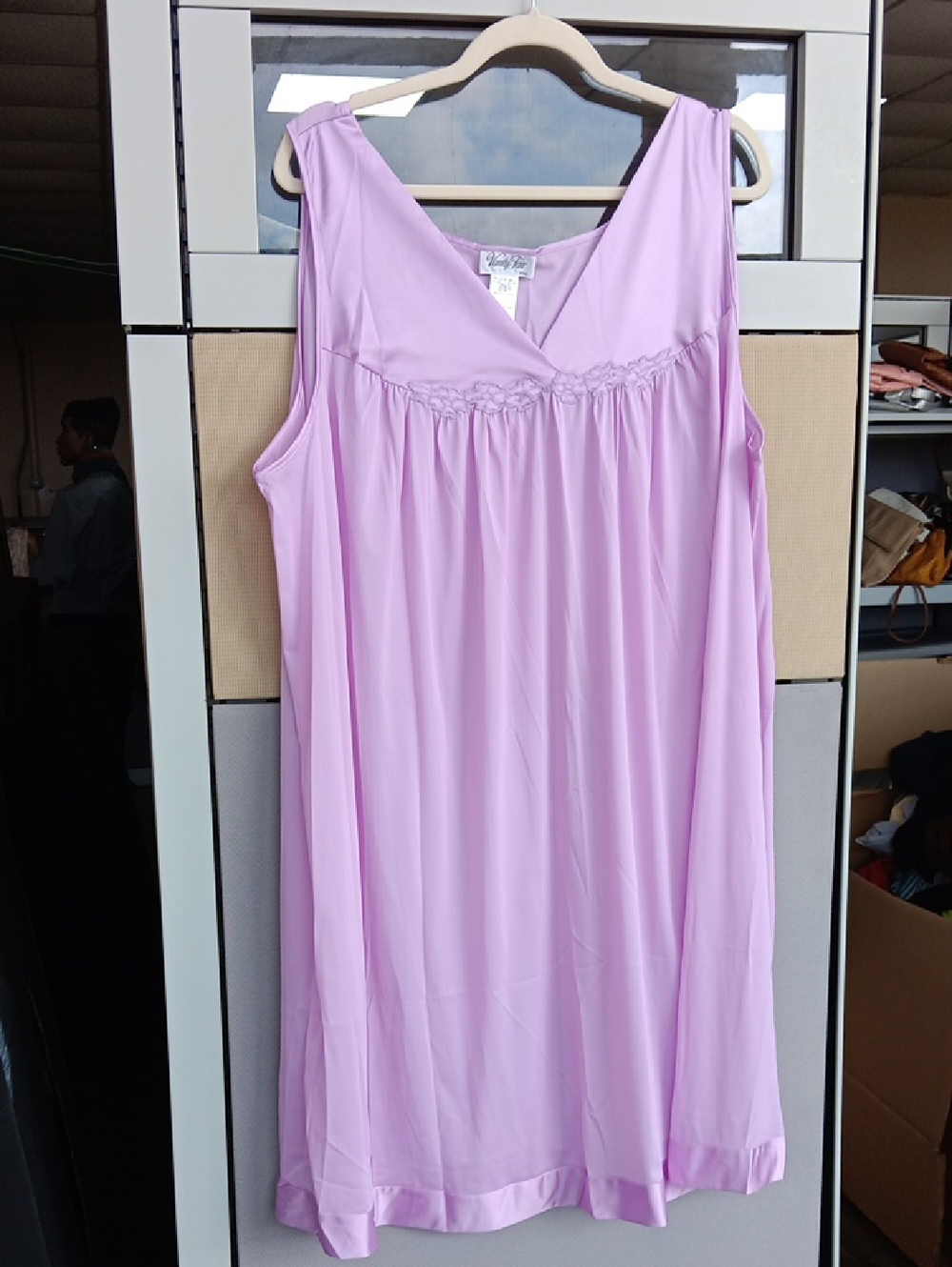Stunning Vanity Fair Lavender V-Neck Sleep Chemise, 2XL,vintage